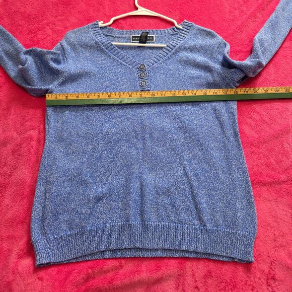 Karen Scott Woman's Blue V Neck Sweater Size Small - Picture 7 of 7
